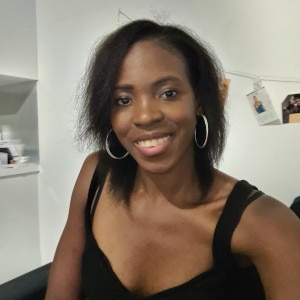 Jeune femme haïtienne de 27 ans de Marseille