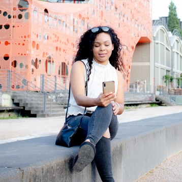 femme noire à Lyon