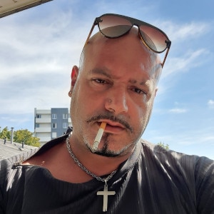 Homme gay mature de 45 ans de Lyon