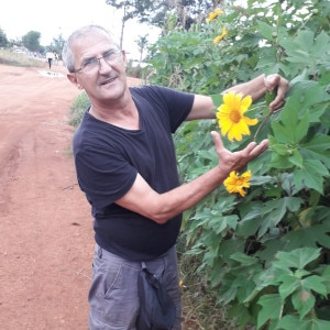 Homme senior de 60 ans de Paris cherche femme réunionnaise à Paris